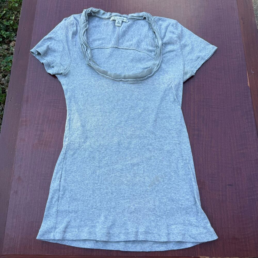 Banana Republic Women's Gray Scoop‎ Neck Top - Size XL